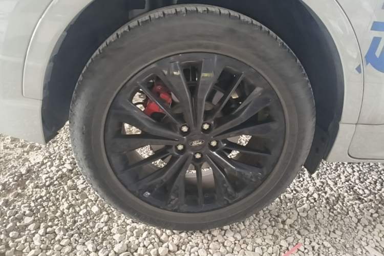 Used Ford Escape 2024 EcoBoost 245 Four-Wheel Drive ST-Line Pro Trim Right Rear Wheel Hub