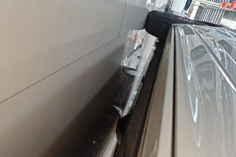 Used Ford Escape 2024 EcoBoost 245 Four-Wheel Drive ST-Line Pro Trim Right Side Sill