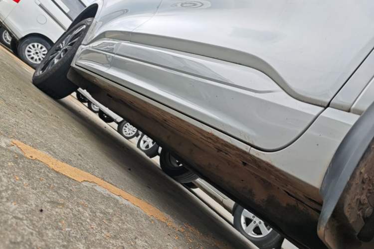 Used Ford Escape 2024 EcoBoost 245 Four-Wheel Drive ST-Line Pro Trim Right Side Sill