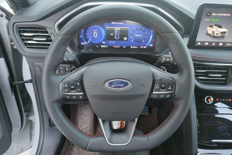 Used Ford Escape 2024 EcoBoost 245 Four-Wheel Drive ST-Line Pro Trim Steering Wheel