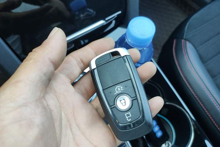 Used Ford Escape 2024 EcoBoost 245 Four-Wheel Drive ST-Line Pro Trim Vehicle Key
