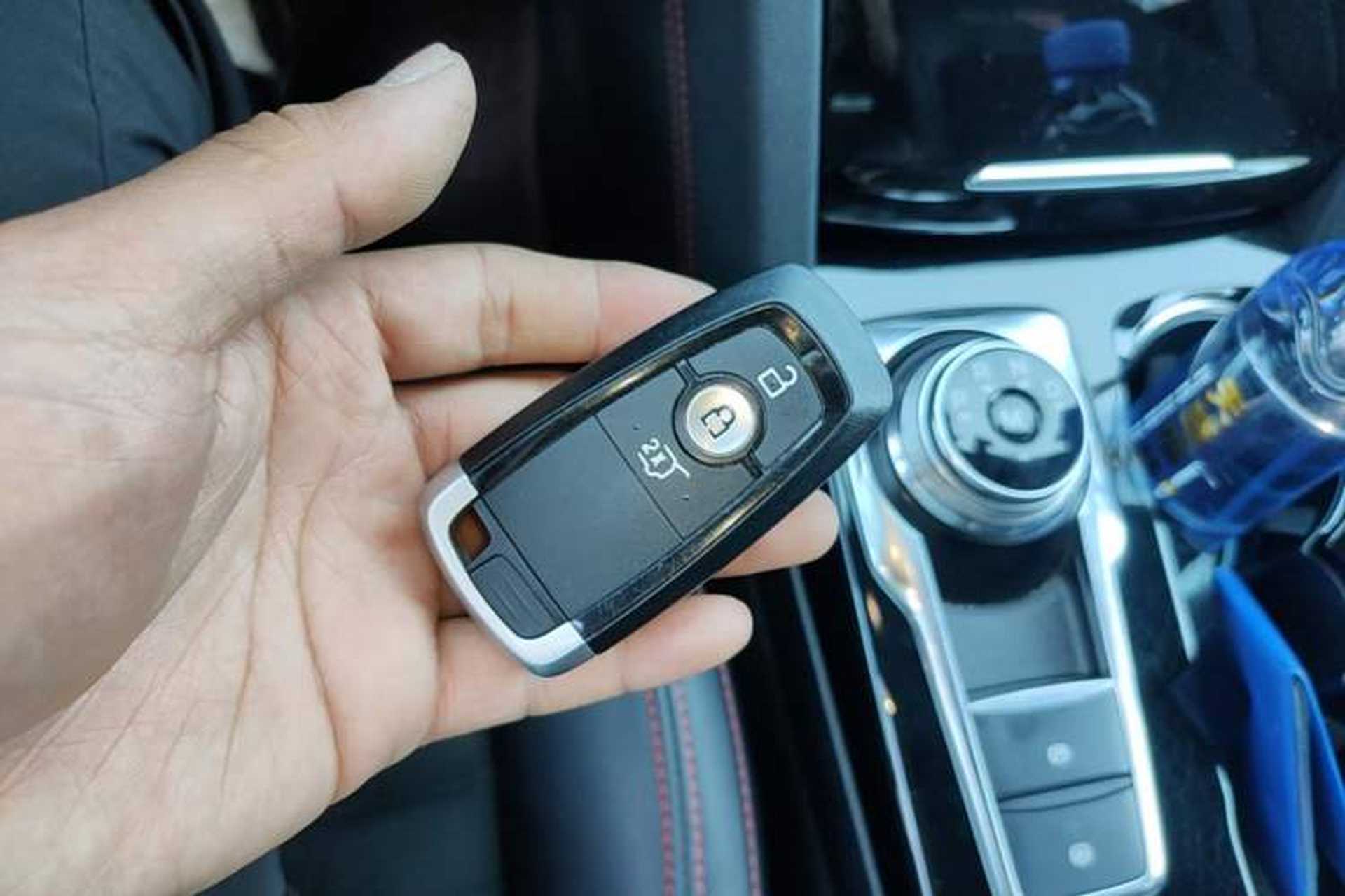 Used Ford Escape 2024 EcoBoost 245 Four-Wheel Drive ST-Line Pro Trim Vehicle Key