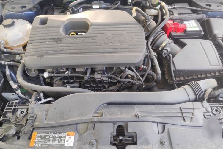 Used Ford Escape 2024 EcoBoost 245 Two-Wheel-Drive Titanium Edition Engine Bay