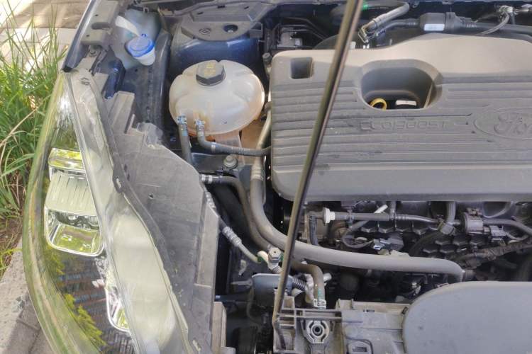 Used Ford Escape 2024 EcoBoost 245 Two-Wheel-Drive Titanium Edition Engine Bay Right