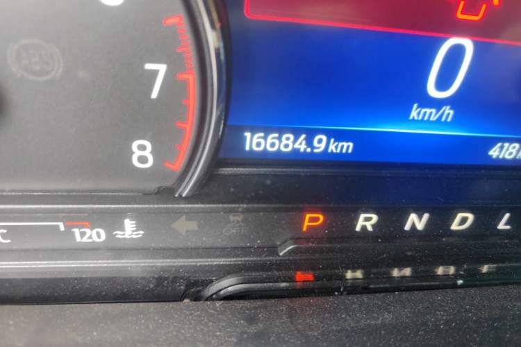 Used Ford Escape 2024 EcoBoost 245 Two-Wheel-Drive Titanium Edition Odometer Close Up
