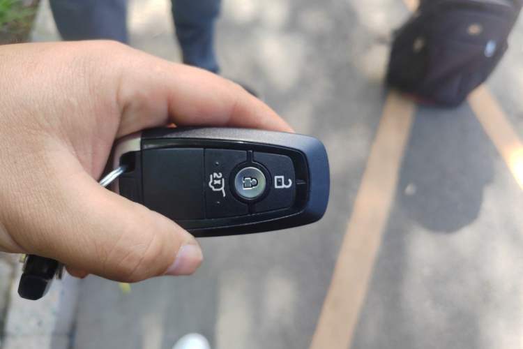 Used Ford Escape 2024 EcoBoost 245 Two-Wheel-Drive Titanium Edition Vehicle Key