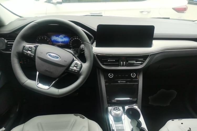 Used Ford Escape 2024 EcoBoost 245 Four-Wheel Drive Prestige Model Center Console