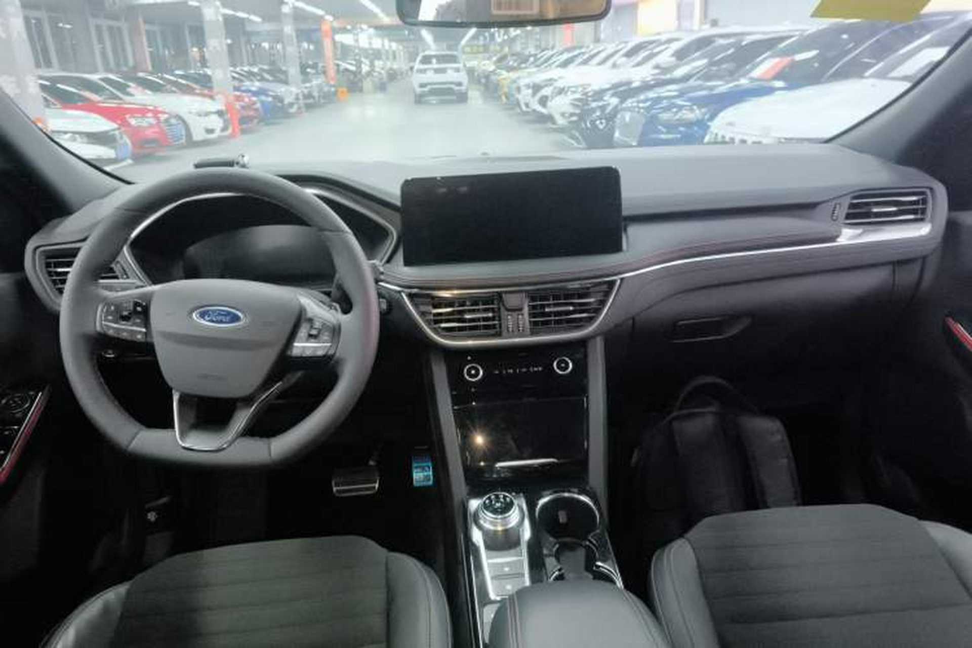 Used Ford Escape 2024 EcoBoost 245 Four-Wheel Drive ST-Line Pro Trim Center Console