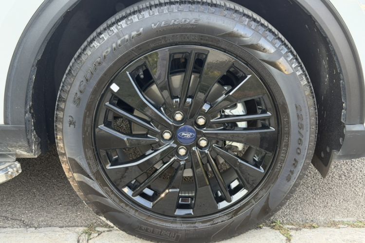 Used Ford Escape 2024 EcoBoost 245 Four-Wheel Drive Prestige Model Exterior 2