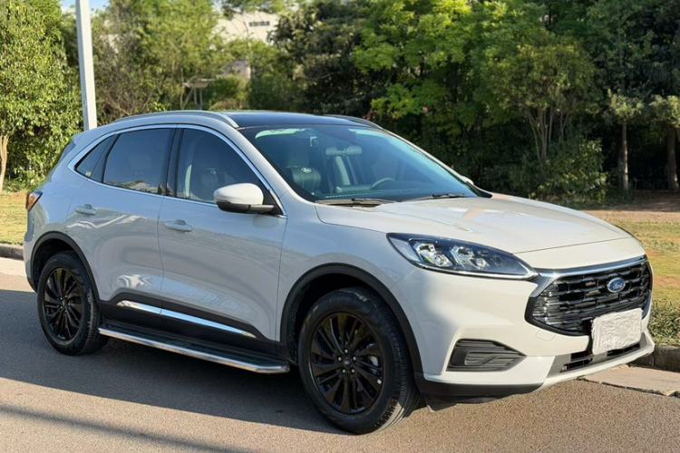 Used Ford Escape 2024 EcoBoost 245 Four-Wheel Drive Prestige Model Exterior 4