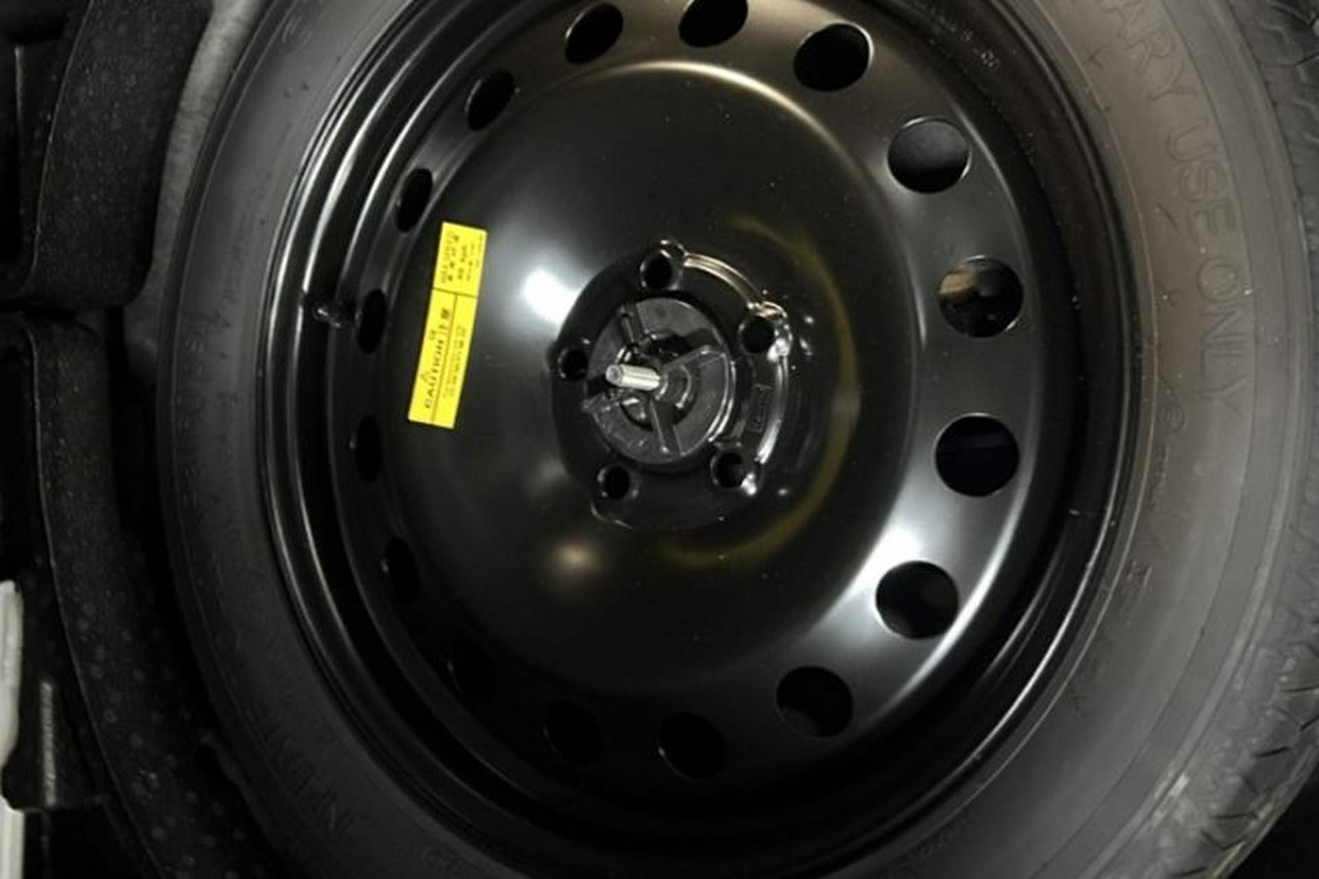 Used Ford Escape 2024 EcoBoost 245 Four-Wheel Drive ST-Line Pro Trim Exterior 8
