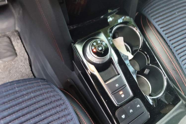 Used Ford Escape 2024 EcoBoost 245 Four-Wheel Drive ST-Line Pro Trim Gear Lever