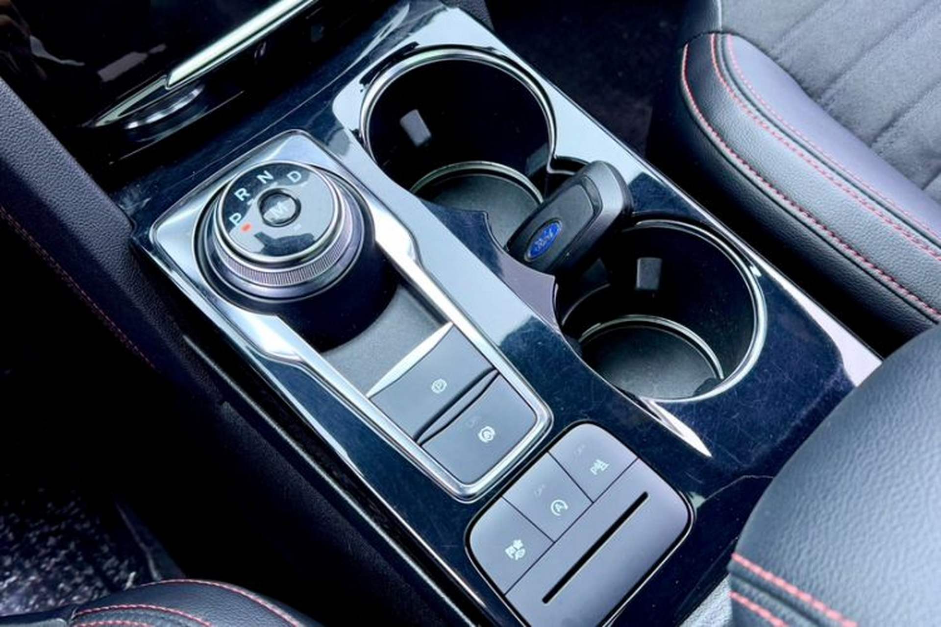 Used Ford Escape 2024 EcoBoost 245 Four-Wheel Drive ST-Line Pro Trim Gear Lever