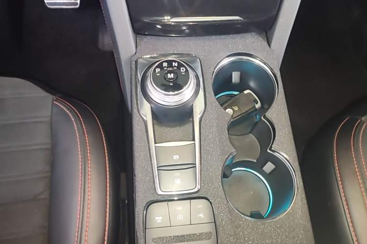 Used Ford Escape 2024 EcoBoost 245 Four-Wheel Drive ST-Line Pro Trim Gear Lever
