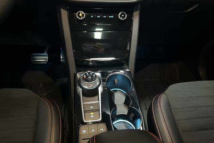 Used Ford Escape 2024 EcoBoost 245 Four-Wheel Drive ST-Line Pro Trim Gear Lever