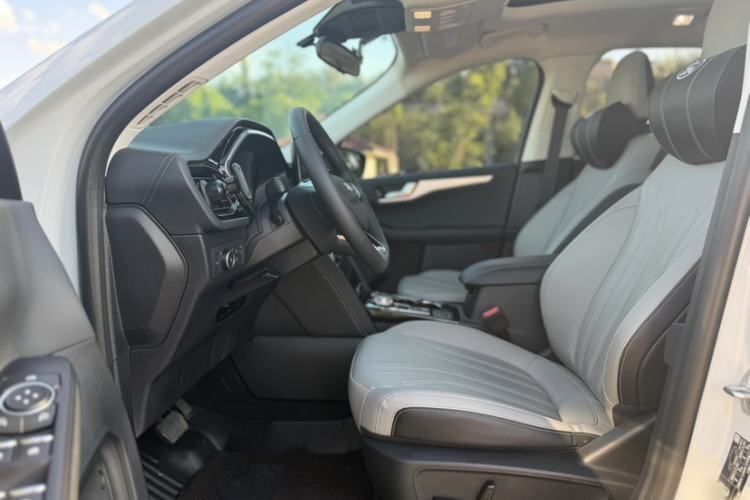 Used Ford Escape 2024 EcoBoost 245 Four-Wheel Drive Prestige Model Interior 1