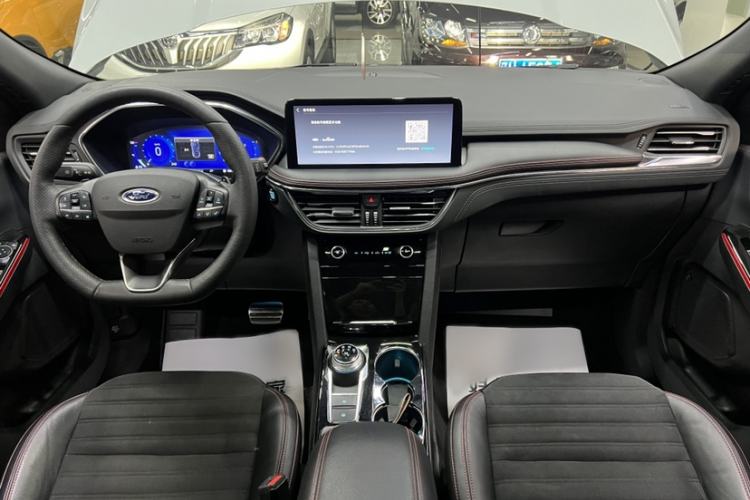 Used Ford Escape 2024 EcoBoost 245 Four-Wheel Drive ST-Line Pro Trim Interior 3