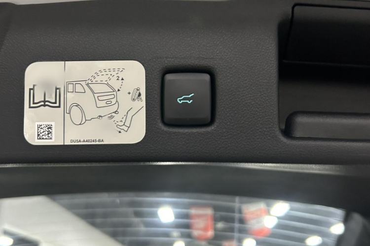 Used Ford Escape 2024 EcoBoost 245 Four-Wheel Drive ST-Line Pro Trim Interior 3