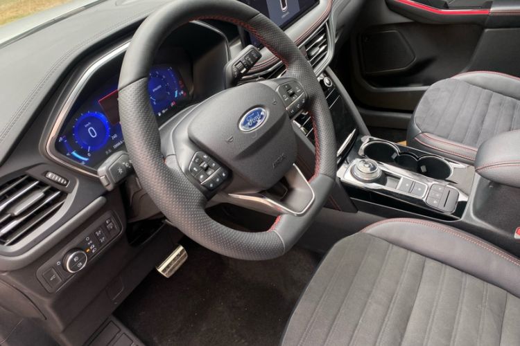 Used Ford Escape 2024 EcoBoost 245 Four-Wheel Drive ST-Line Pro Trim Interior 3
