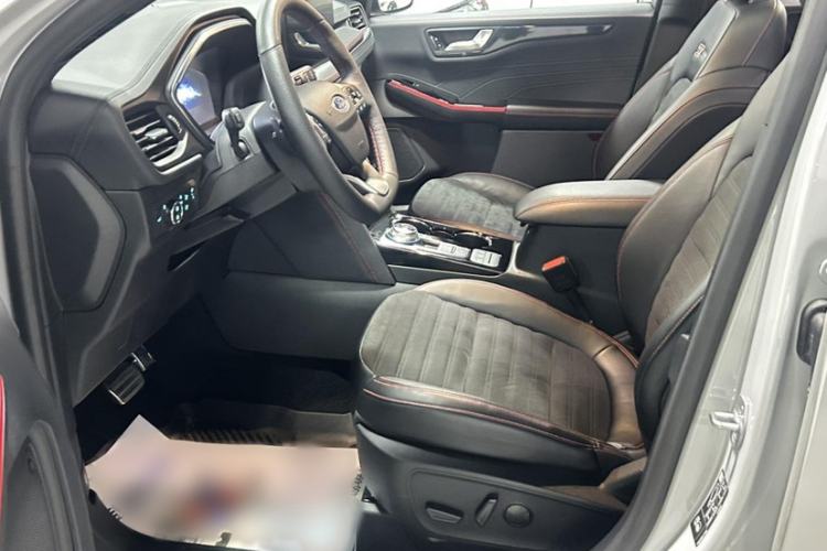Used Ford Escape 2024 EcoBoost 245 Four-Wheel Drive ST-Line Pro Trim Interior 5