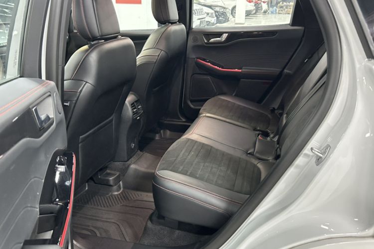Used Ford Escape 2024 EcoBoost 245 Four-Wheel Drive ST-Line Pro Trim Interior 5