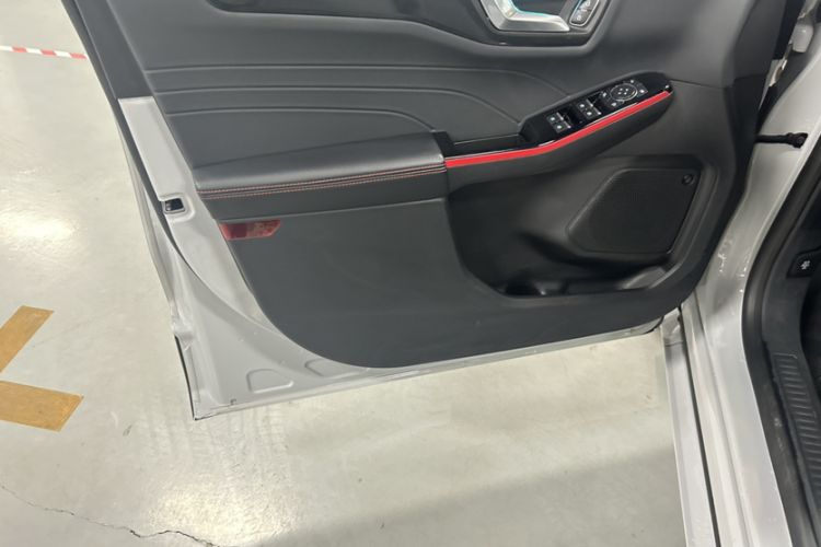 Used Ford Escape 2024 EcoBoost 245 Four-Wheel Drive ST-Line Pro Trim Interior 6