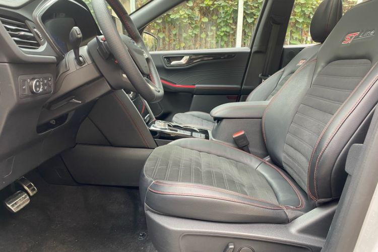 Used Ford Escape 2024 EcoBoost 245 Four-Wheel Drive ST-Line Pro Trim Interior 8