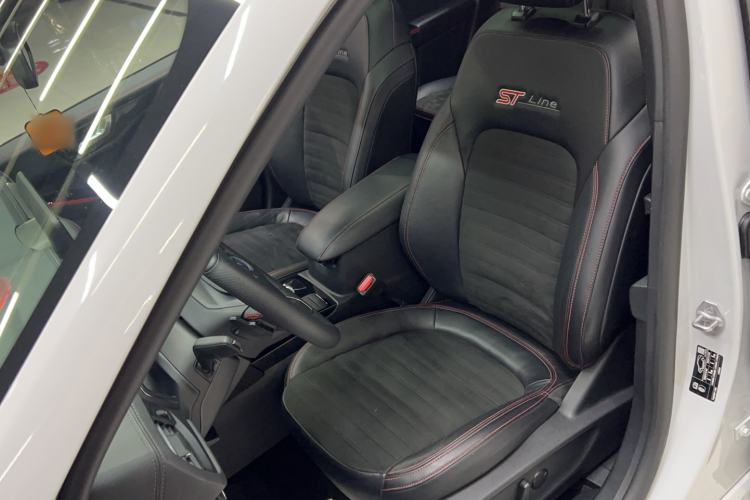 Used Ford Escape 2024 EcoBoost 245 Four-Wheel Drive ST-Line Pro Trim Left Front Seat