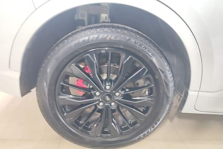 Used Ford Escape 2024 EcoBoost 245 Four-Wheel Drive ST-Line Pro Trim Right Rear Wheel Hub