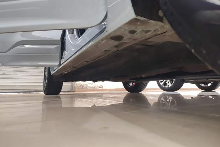 Used Ford Escape 2024 EcoBoost 245 Four-Wheel Drive ST-Line Pro Trim Right Side Sill