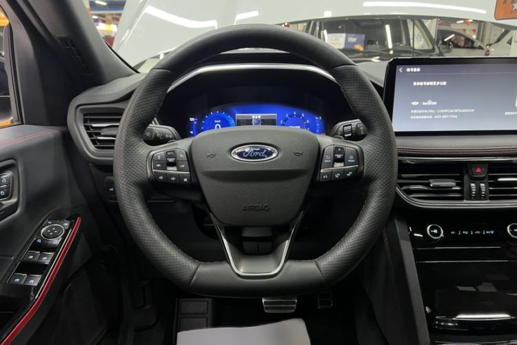 Used Ford Escape 2024 EcoBoost 245 Four-Wheel Drive ST-Line Pro Trim Steering Wheel