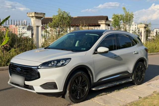 Used Ford Escape 2024 EcoBoost 245 Four-Wheel Drive Prestige Model