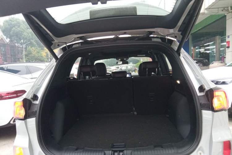 Used Ford Escape 2024 EcoBoost 245 Four-Wheel Drive ST-Line Pro Trim Trunk