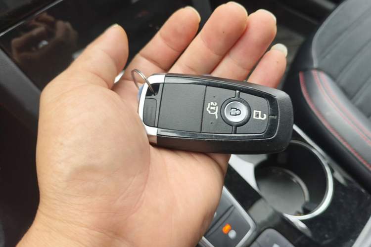 Used Ford Escape 2024 EcoBoost 245 Four-Wheel Drive ST-Line Pro Trim Vehicle Key