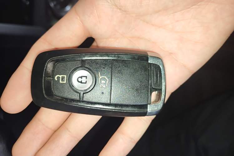 Used Ford Escape 2024 EcoBoost 245 Four-Wheel Drive ST-Line Pro Trim Vehicle Key