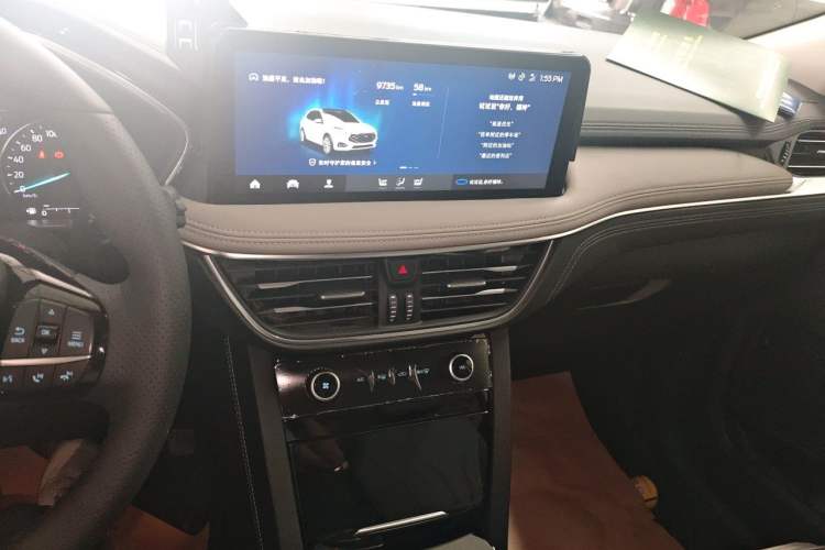 Used Ford Escape 2024 EcoBoost 245 Two-Wheel-Drive Titanium Edition Audio And AC Panel