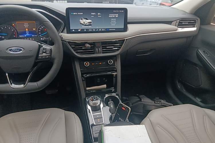 Used Ford Escape 2024 EcoBoost 245 Four-Wheel Drive Prestige Model Audio And AC Panel