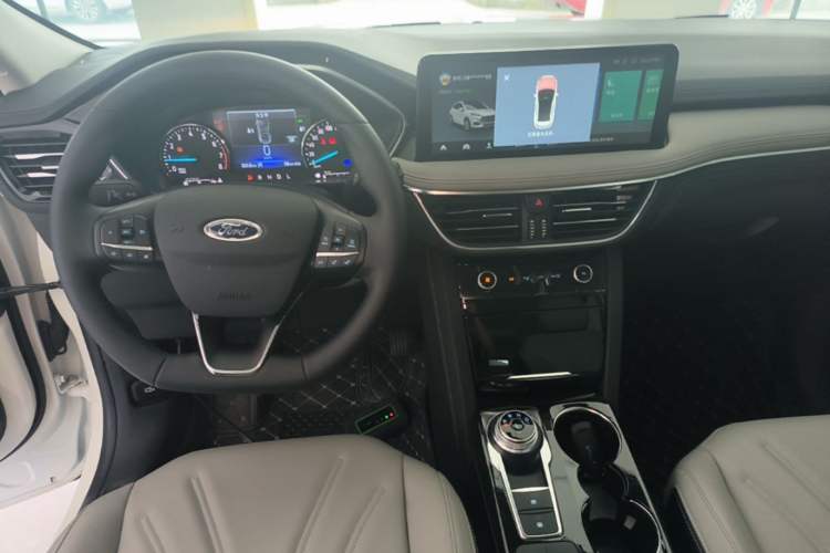 Used Ford Escape 2024 EcoBoost 245 Two-Wheel-Drive Comfort Edition Center Console