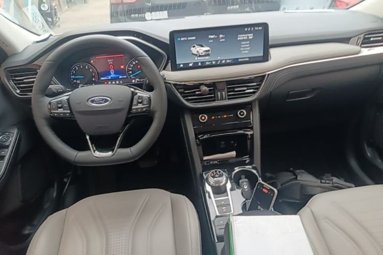 Used Ford Escape 2024 EcoBoost 245 Four-Wheel Drive Prestige Model Center Console