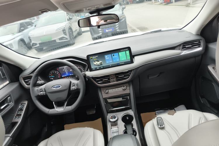 Used Ford Escape 2024 EcoBoost 245 Two-Wheel-Drive Comfort Edition Center Console