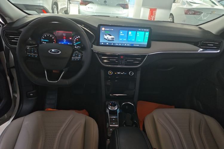 Used Ford Escape 2024 EcoBoost 245 Two-Wheel-Drive Titanium Edition Center Console