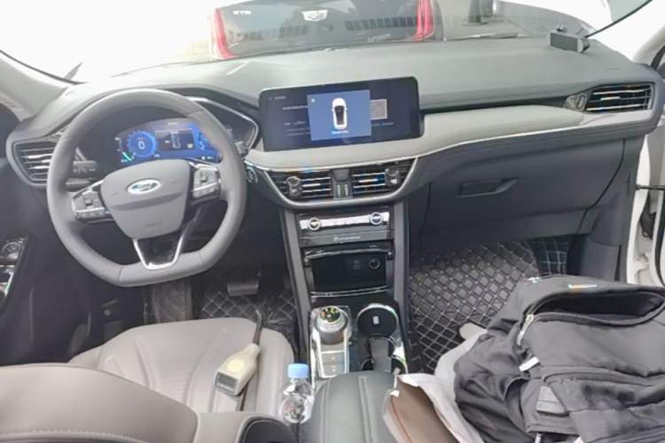 Used Ford Escape 2024 EcoBoost 245 Two-Wheel-Drive Comfort Edition Center Console