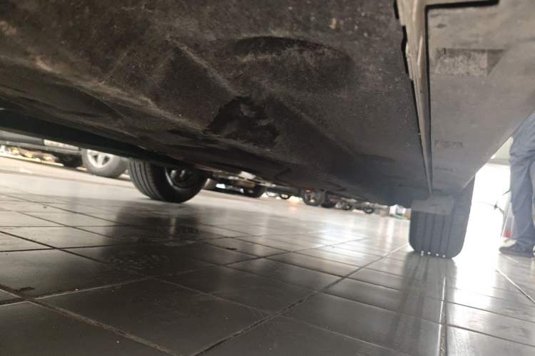 Used Ford Escape 2024 EcoBoost 245 Two-Wheel-Drive Titanium Edition Chassis Front Left