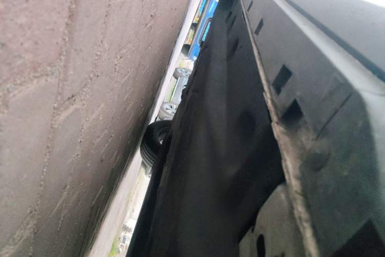 Used Ford Escape 2024 EcoBoost 245 Two-Wheel-Drive Comfort Edition Chassis Front Right
