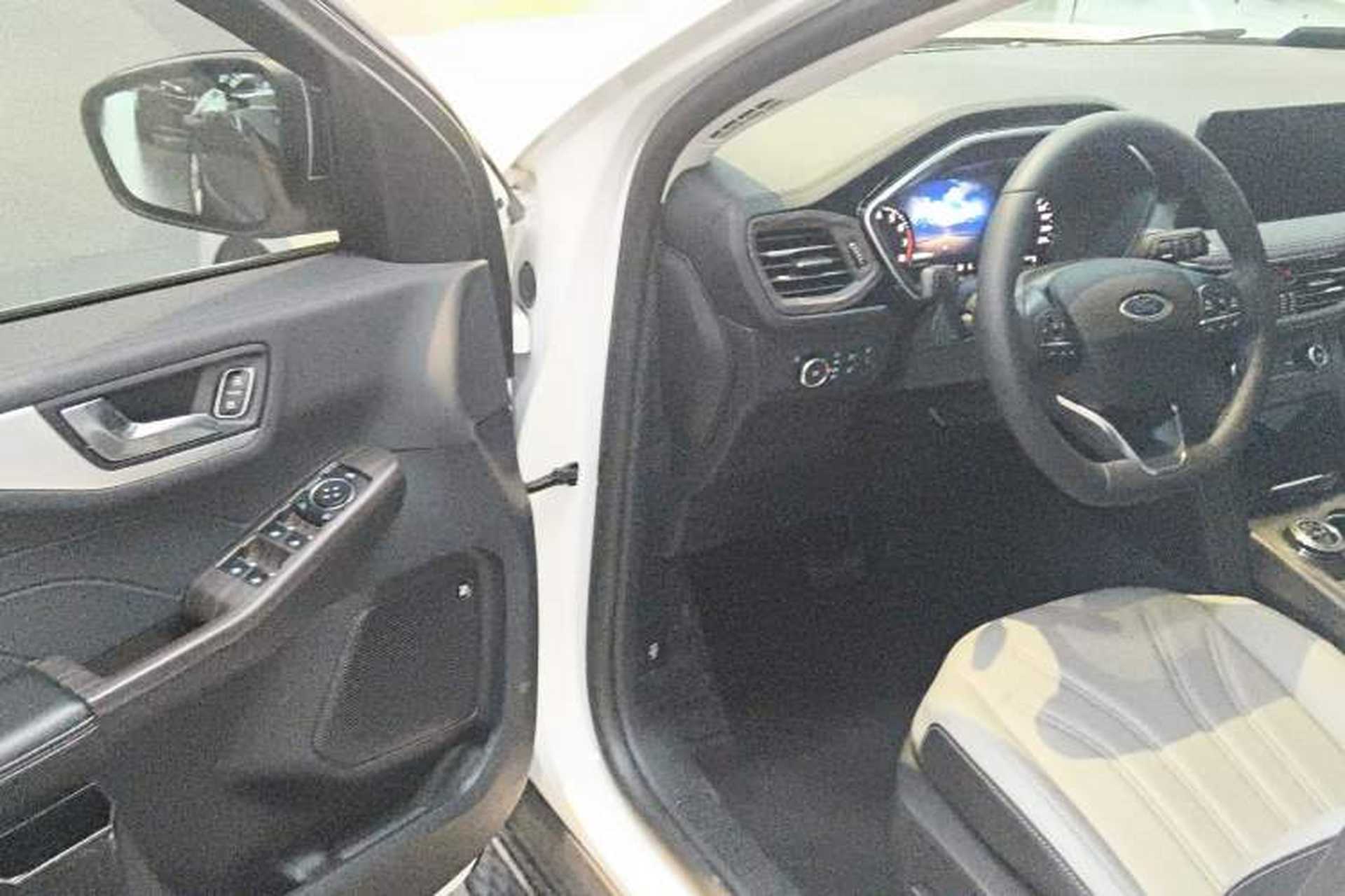 Used Ford Escape 2024 EcoBoost 245 Two-Wheel-Drive Comfort Edition Driver Seat