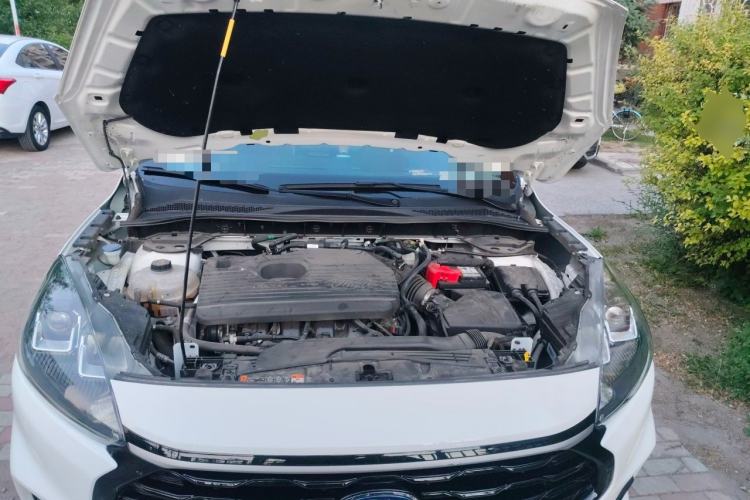 Used Ford Escape 2024 EcoBoost 245 Two-Wheel-Drive Comfort Edition Engine Bay