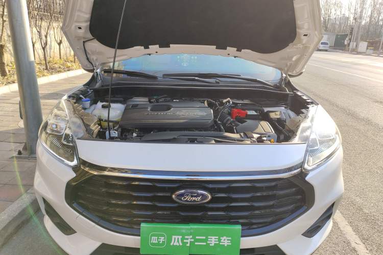 Used Ford Escape 2024 EcoBoost 245 Two-Wheel-Drive Titanium Edition Engine Bay
