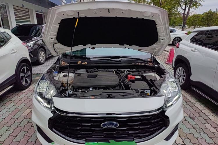 Used Ford Escape 2024 EcoBoost 245 Two-Wheel-Drive Titanium Edition Engine Bay