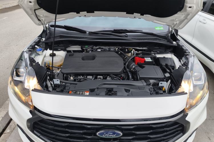 Used Ford Escape 2024 EcoBoost 245 Two-Wheel-Drive Comfort Edition Engine Bay