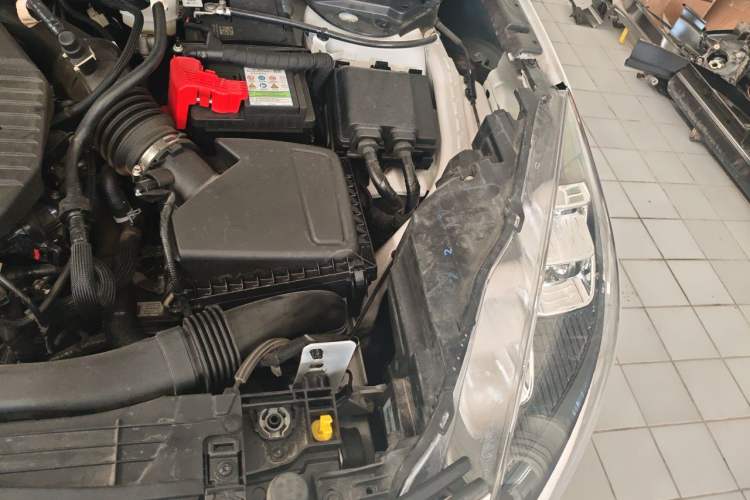 Used Ford Escape 2024 EcoBoost 245 Two-Wheel-Drive Titanium Edition Engine Bay Left